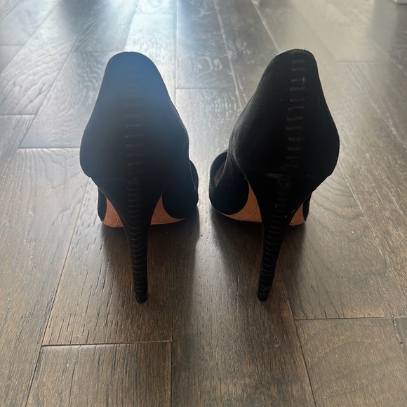 Alice + Olivia Dina Whipstitched Heel - Picture 5 of 9